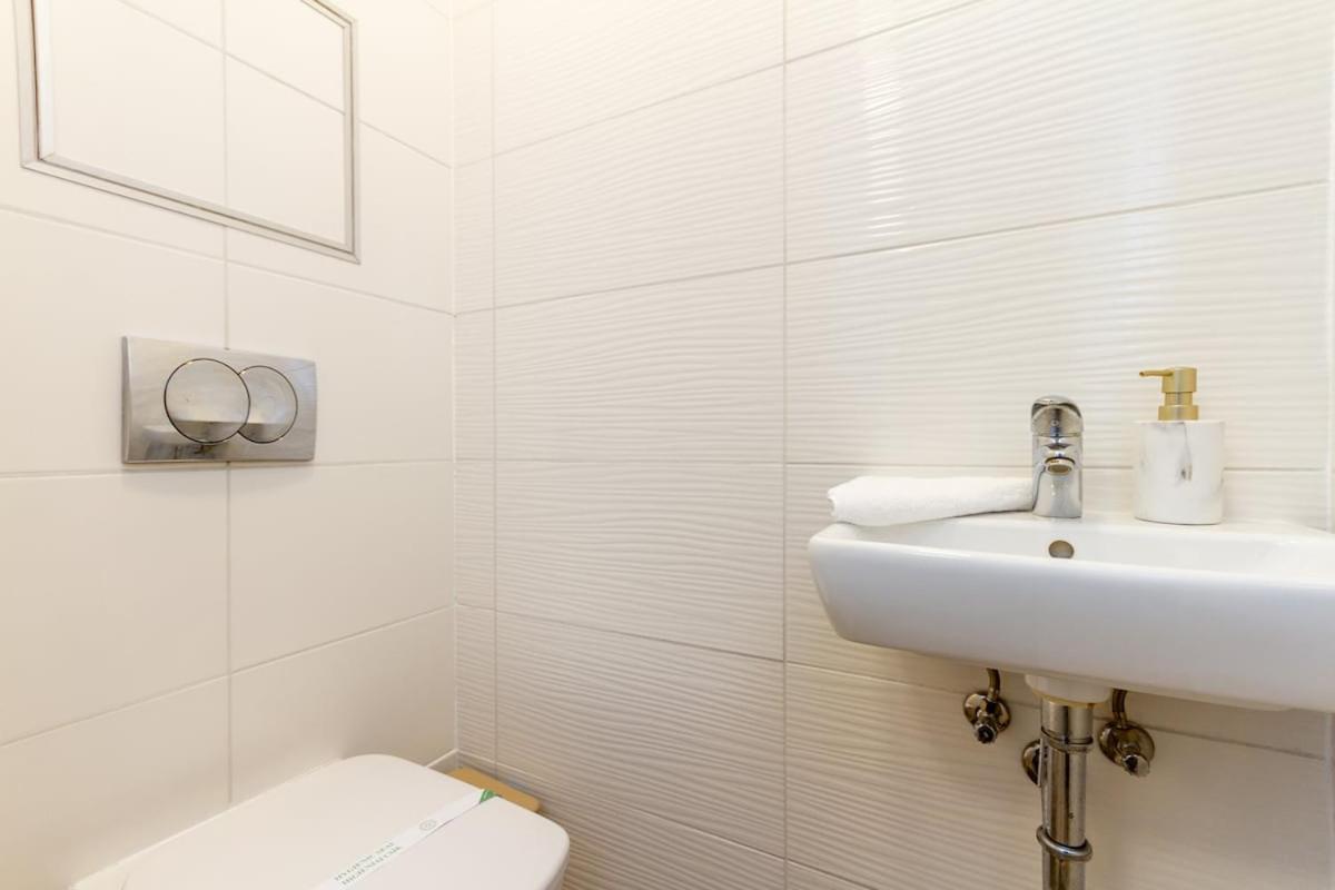 Apartment 3br Premium Skyline Penthouse W Ac By Nw Budapest