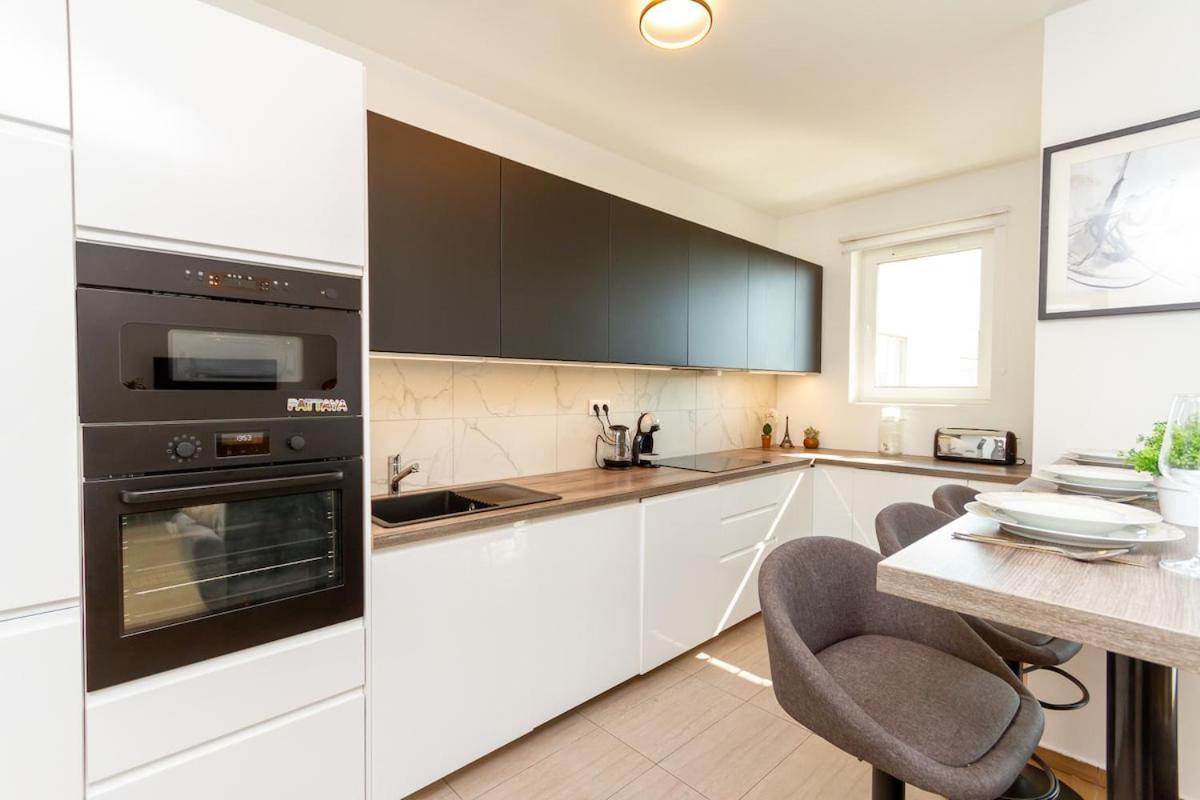Apartment 3br Premium Skyline Penthouse W Ac By Nw Budapest
