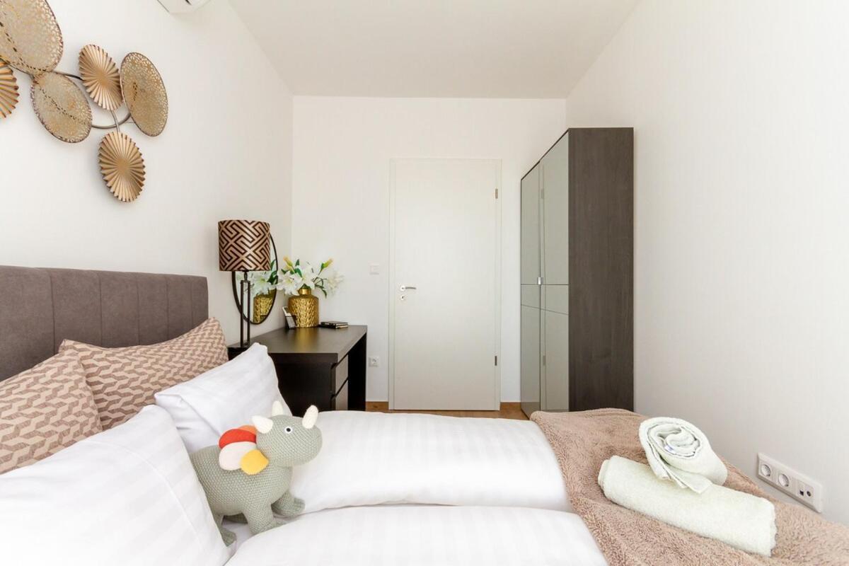 3br Premium Skyline Penthouse W Ac By Nw Budapest