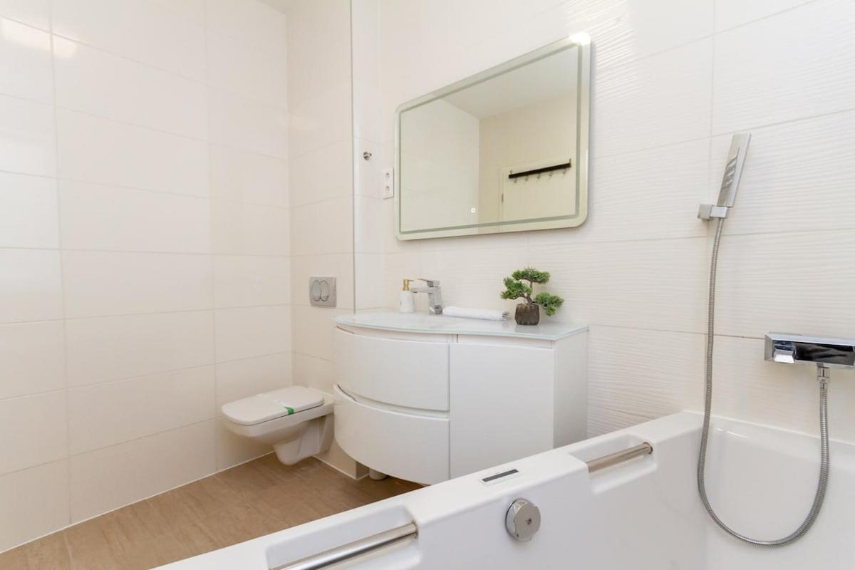 Apartment 3br Premium Skyline Penthouse W Ac By Nw Budapest
