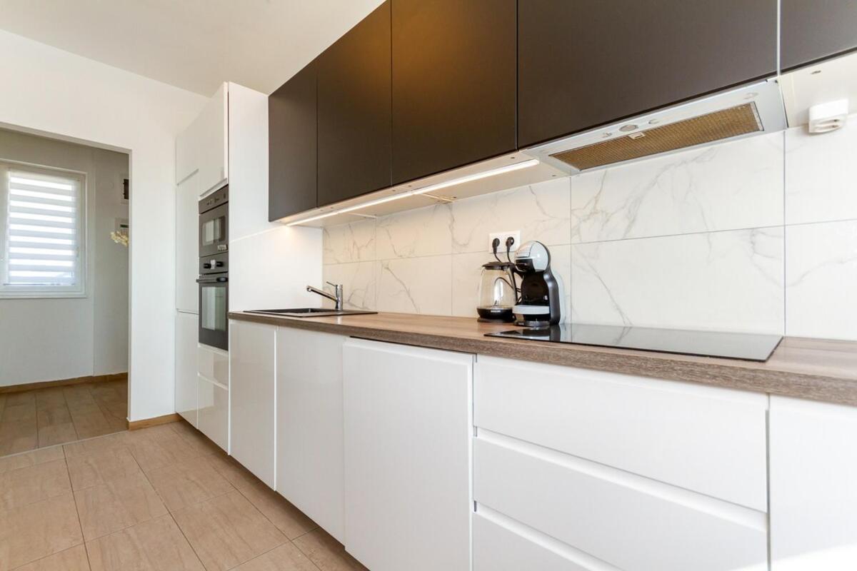 3br Premium Skyline Penthouse W Ac By Nw *
