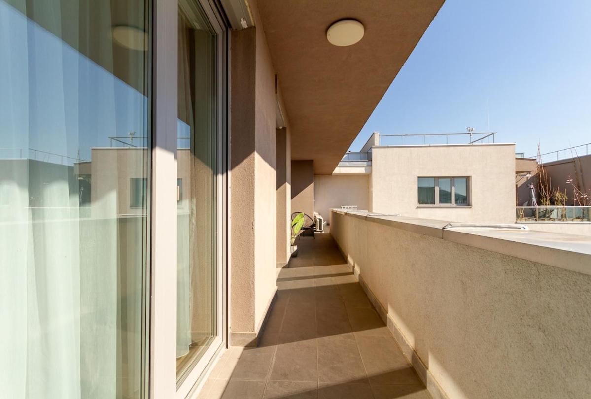 3br Premium Skyline Penthouse W Ac By Nw *