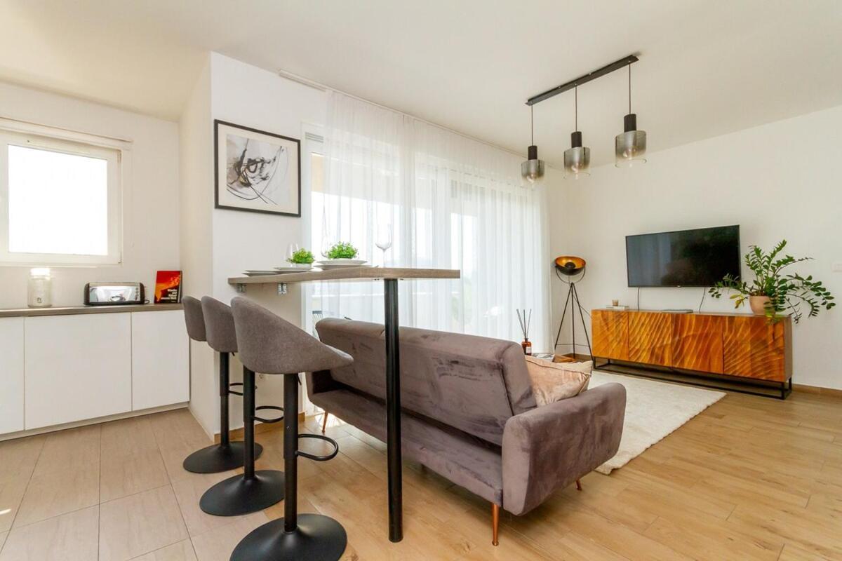 3br Premium Skyline Penthouse W Ac By Nw Apartment *