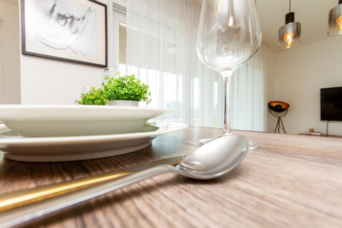Apartment 3br Premium Skyline Penthouse W Ac By Nw *